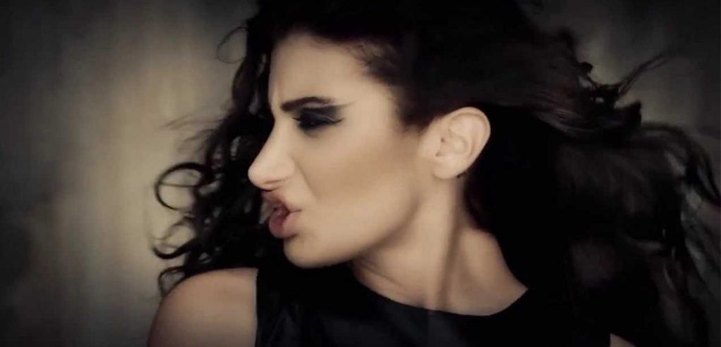 7 erkekle hayat zor İrem Derici